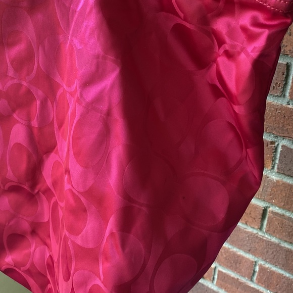 Authentic Coach Large Pink Duffle Bag | Travel Bag | Coach| - Picture 5 of 13